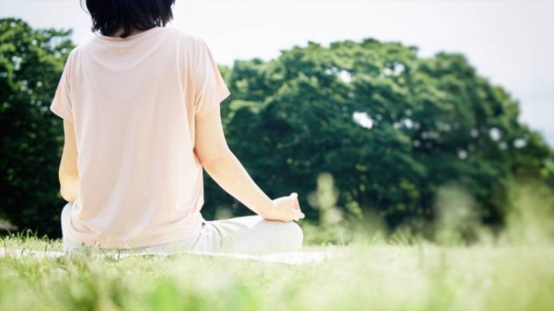 ストレス軽減の呼吸法や瞑想をする