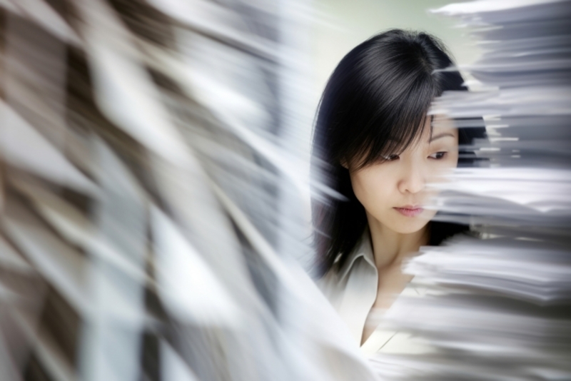 厳しい条件下で頑張る人を見る